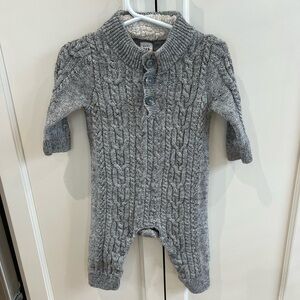 Baby gap Gray Cable Knit Baby Romper 6-12m